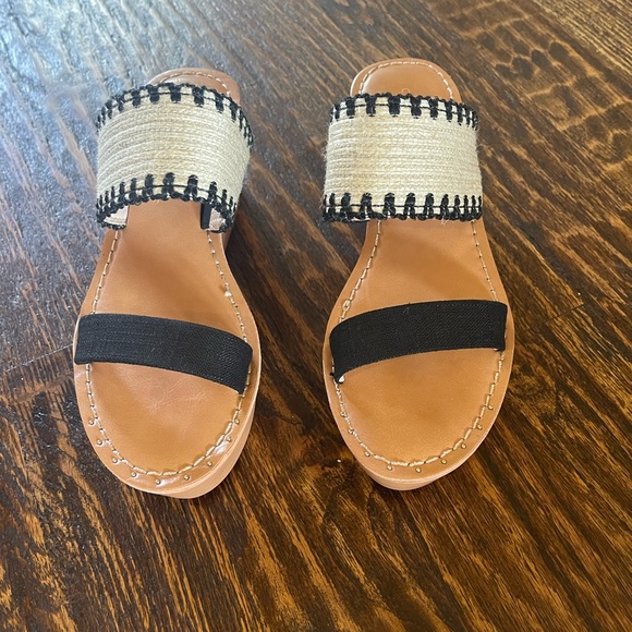 Chinese Laundry Sandals - Picture 2 of 6